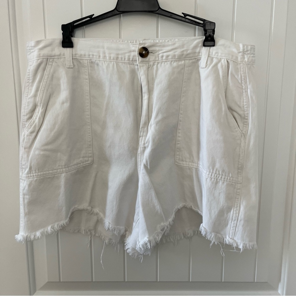 Aerie White Shorts Womens XL High Rise Frayed Hem Pockets Elastic Stretch Back